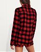 Женская байковая рубашка Hollister красного цвета в черную клетку. Модель 03977. Подробное описание и цена товара. Доставка по России, Москве и Области от Moscow USA