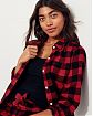 Женская байковая рубашка Hollister красного цвета в черную клетку. Модель 03977. Подробное описание и цена товара. Доставка по России, Москве и Области от Moscow USA