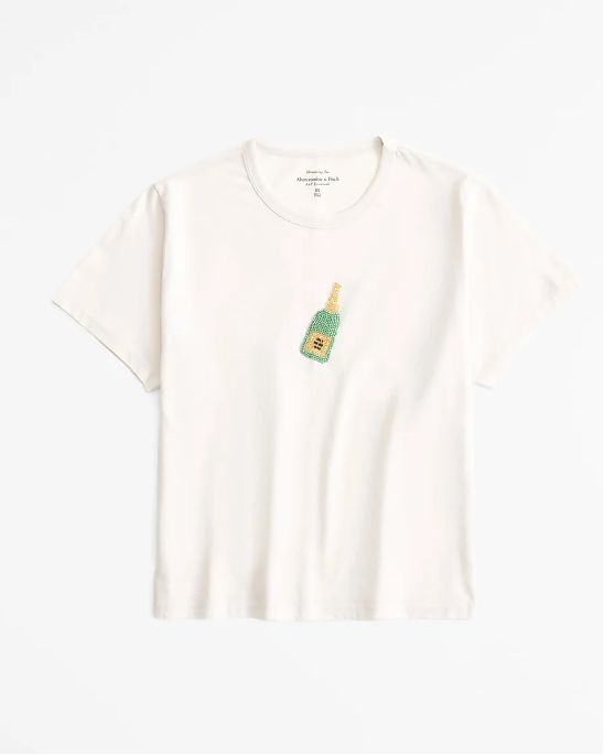 Приталенная футболка из мягкой ткани SoftAF с графикой шампанского на груди. Оригинальная модель, бесплатная доставка и примерка по России.