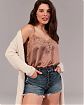 Женские джинсовые шорты Abercrombie Fitch синего цвета с потертостями. Модель 04580. Подробное описание и цена товара. Доставка по России, Москве и Области от Moscow USA