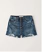 Женские джинсовые шорты Abercrombie Fitch синего цвета с потертостями. Модель 04580. Подробное описание и цена товара. Доставка по России, Москве и Области от Moscow USA