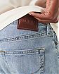 Moscow USA предлагает вам купить джинсы Hollister Athletic Straight Jeans синего цвета с небольшими потертостями. Модель 7586. Доставка по России, Москве и области, самовывоз.