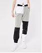 Женские спортивные штаны Hollister Dad  joggers бело-серо-черного цвета. Модель 06539. Подробное описание и цена товара. Доставка по России, Москве и Области от Moscow USA