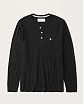 Moscow USA предлагает вам купить футболку с длинным рукавом Abercrombie Fitch черного цвета с v-образным вырезом на пуговицах и белым лого в виде лося. Модель 05565. Доставка по России, Москве и области, самовывоз